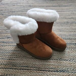 Cozy Chestnut Suede Faux Fur Lined Short Boots
